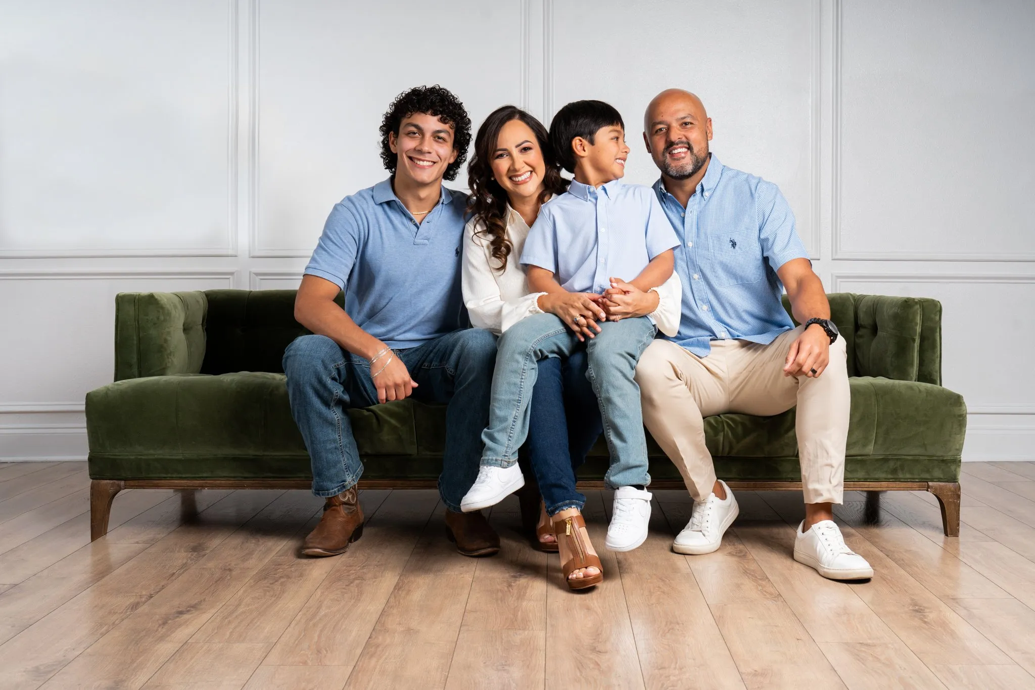 Familia Fuentes Lara – fotografía familiar en Dallas–Fort Worth por Rony Lanza