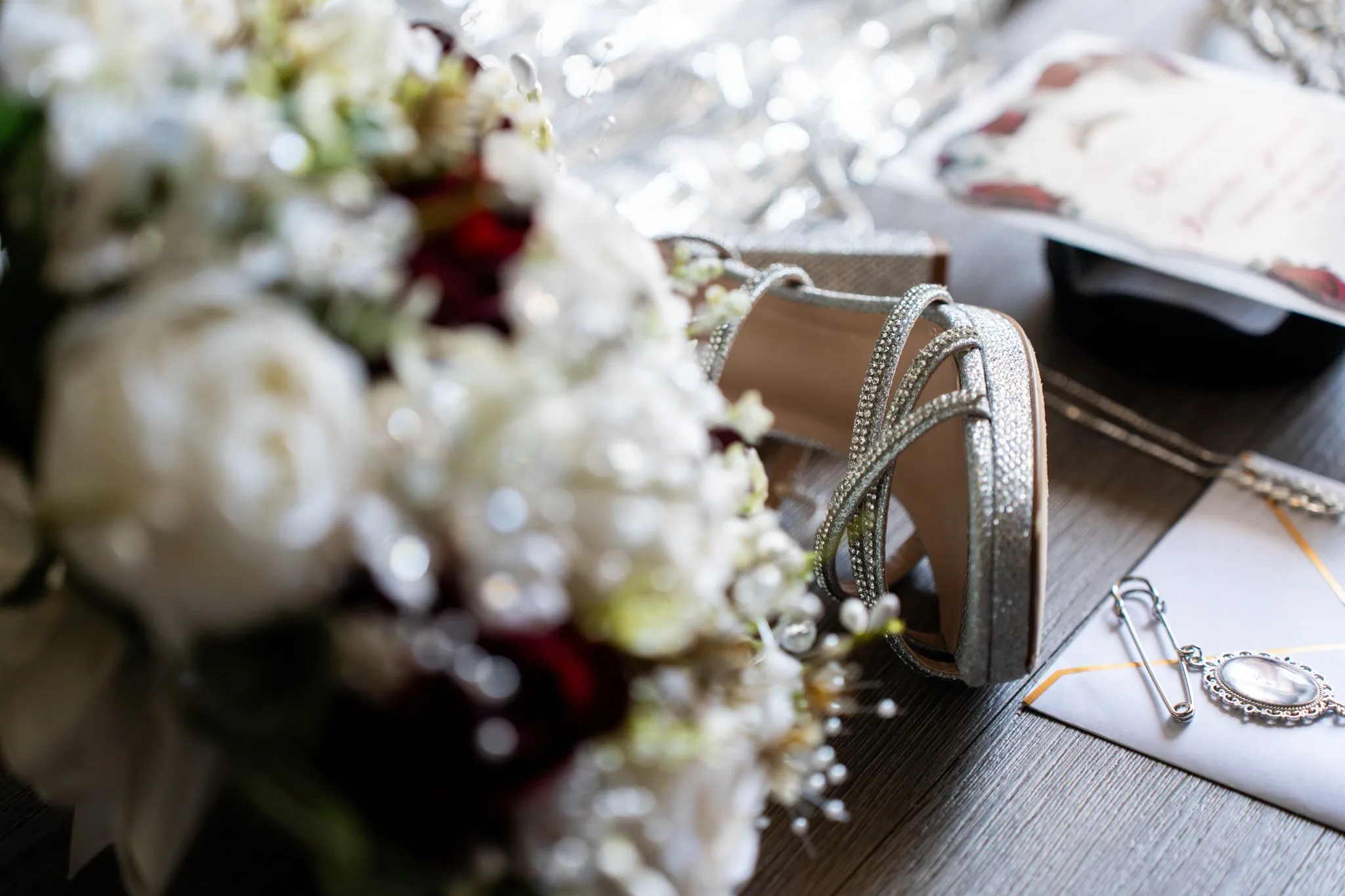Los detalles que cuentan su historia – Detrás del lente: momentos espontáneos de quinceañera, de un fotógrafo de quinces en Dallas